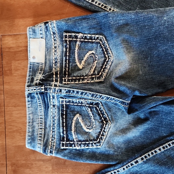 Silver Mid Rise Boot Suki 27x33 like new - Picture 2 of 2